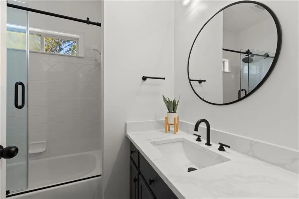 Cumming, Georgia 30041, United States, 4 Bedrooms Bedrooms, ,3 BathroomsBathrooms,Residential,Pending,77494