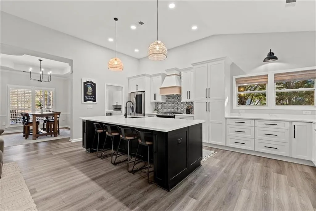 Cumming, Georgia 30041, United States, 4 Bedrooms Bedrooms, ,3 BathroomsBathrooms,Residential,Pending,77494