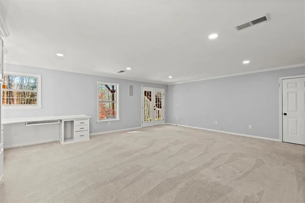 Cumming, Georgia 30041, United States, 4 Bedrooms Bedrooms, ,3 BathroomsBathrooms,Residential,Pending,77494