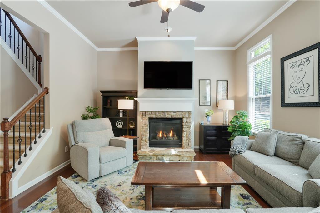655 Grove Manor Court, Suwanee, Georgia image 6