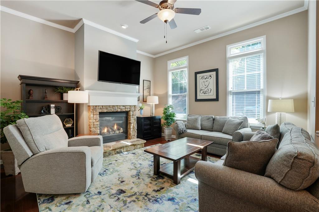 655 Grove Manor Court, Suwanee, Georgia image 5