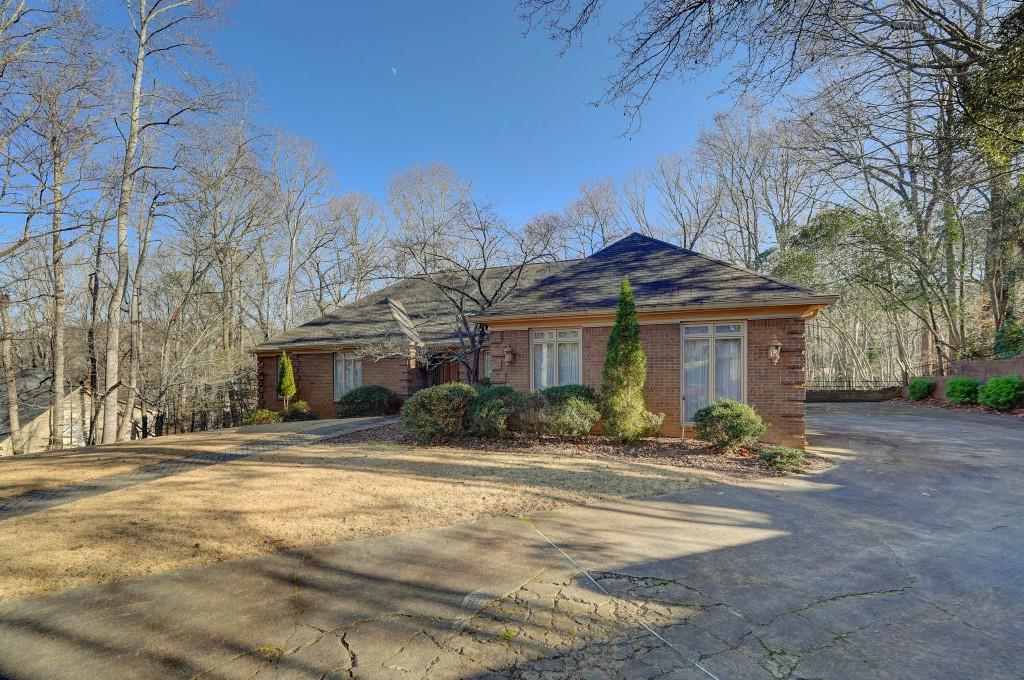 325 Yellowroot Lane, Sandy Springs, Georgia image 3