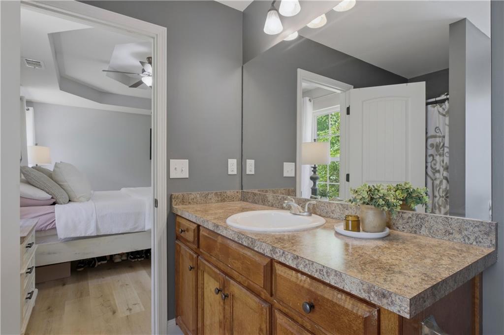 5458 Latham Manor Drive