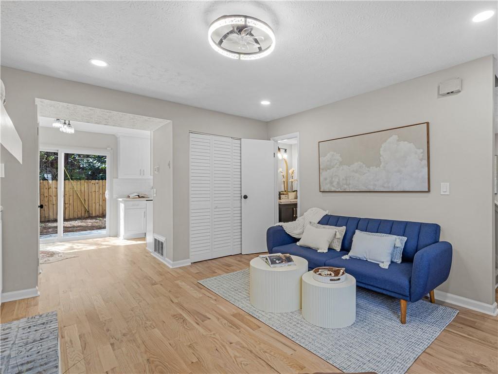 1163 Saint Augustine Place NE