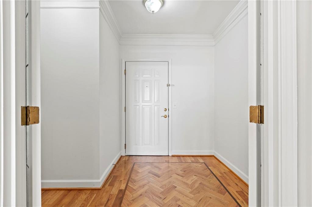 3334 Peachtree Road NE 1207