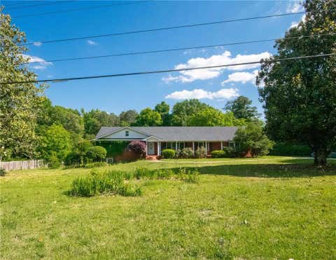 Homes For Sale - 6980 Rivertown Rd Rd<br/> Fairburn, GA 30213