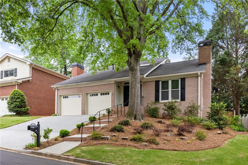 1205 Club Walk Drive, Brookhaven, Georgia image 1