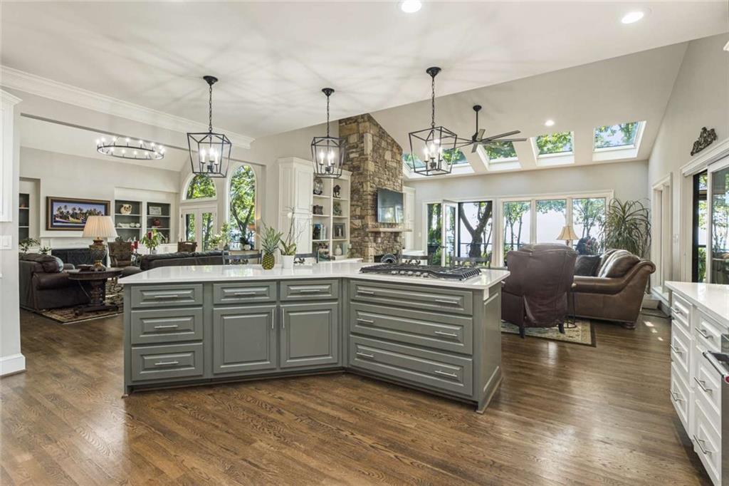 912 Mcelroy Mountain Drive