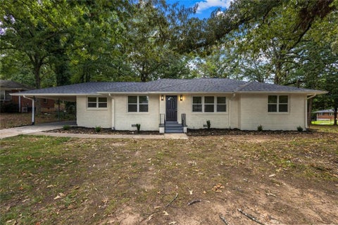 Homes For Sale - 650 Bolton Road<br/> Atlanta, GA 30331