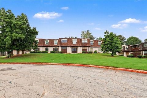 Condo For Rent - 129 Rue Fontaine<br/> Lithonia, GA 30038
