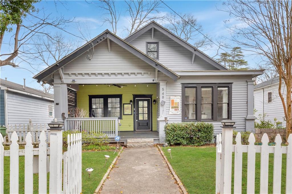 548 Holderness Street SW