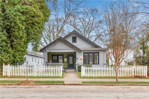 Homes For Sale - 548 Holderness Street<br/> Atlanta, GA 30310