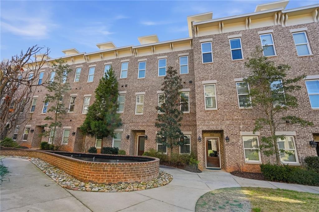 353 Brownstones Circle NE