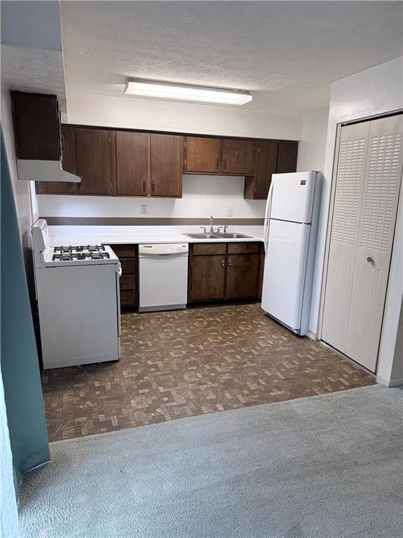 Abbey Road Condominium Association - Residential Lease