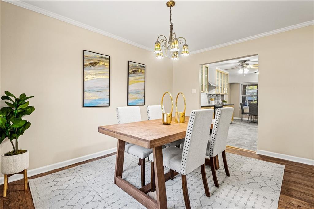 2519 Lauderdale Drive NE