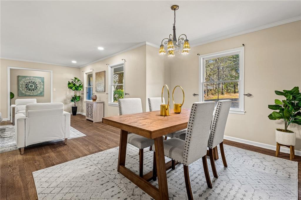 2519 Lauderdale Drive NE