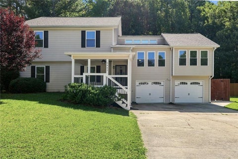 Homes For Sale - 3861 Nowlin Road<br/> Kennesaw, GA 30144