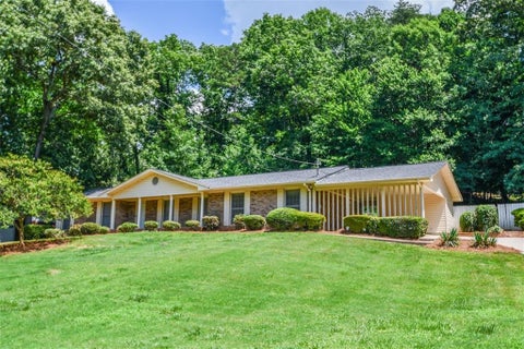 Homes For Sale - 1512 Robinhood Trail<br/> Gainesville, GA 30501