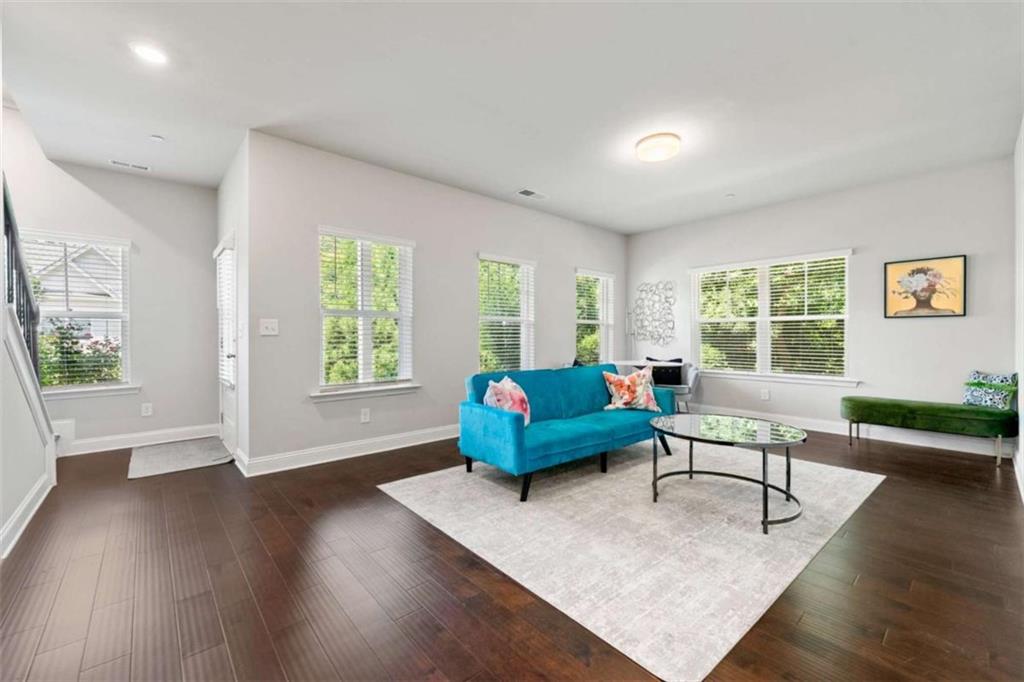 985 Shelnutt Drive
