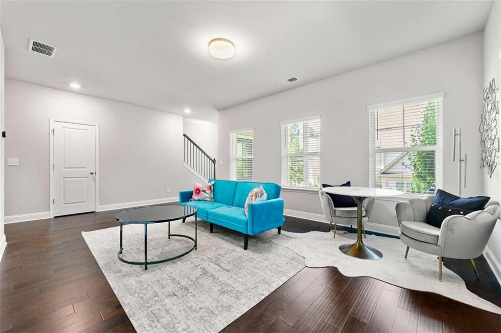 985 Shelnutt Drive