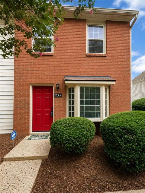 Townhouse For Sale - 235 Chads Ford Way<br/> Fulton County, Roswell, GA 30076