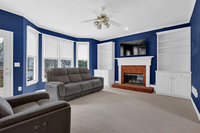 1826 Lone Oak Court