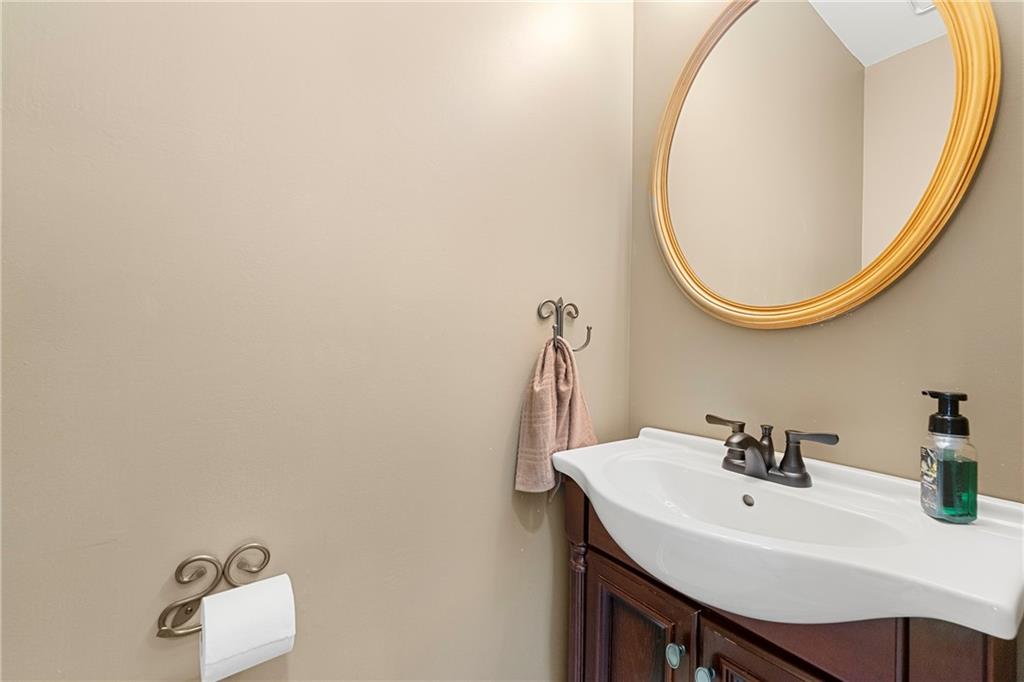 20 Grove Place, Suwanee, Georgia image 16