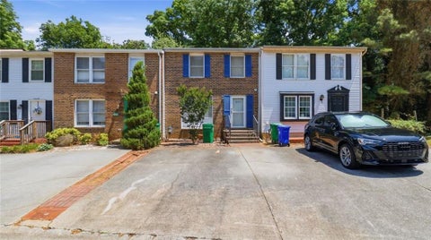Townhouse For Sale - 4323 Lehaven Circle<br/> Dekalb County, Tucker, GA 30084