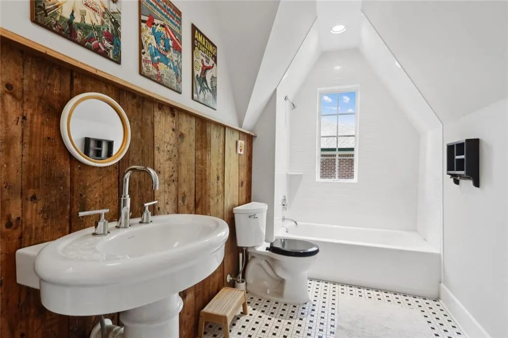 Avondale Estates, Georgia 30002, United States, 5 Bedrooms Bedrooms, ,5 BathroomsBathrooms,Residential,Active,119589