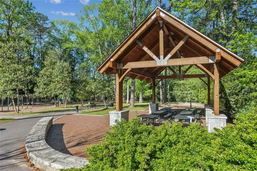 Avondale Estates, Georgia 30002, United States, 5 Bedrooms Bedrooms, ,5 BathroomsBathrooms,Residential,Active,119589