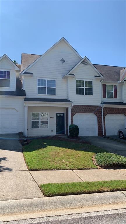 **MOVE IN SPECIAL** ABSOLUTELY GORGEOUS 3 BEDROOM 2.5 BATHROOM TOWNHOME!
IF MOVED IN BY NOVEMBER 8TH, 2024 YOU WILL GET $250.00 OFF SECONF MONTH RENT!!!

Take a look at our beautiful town home. Great open foyer that leads to the dining room. Amazing cabinets and counter space in kitchen. Living room has high ceilings and amazing natural light. Bedrooms are perfect sizes. And the laundry room is upstairs.