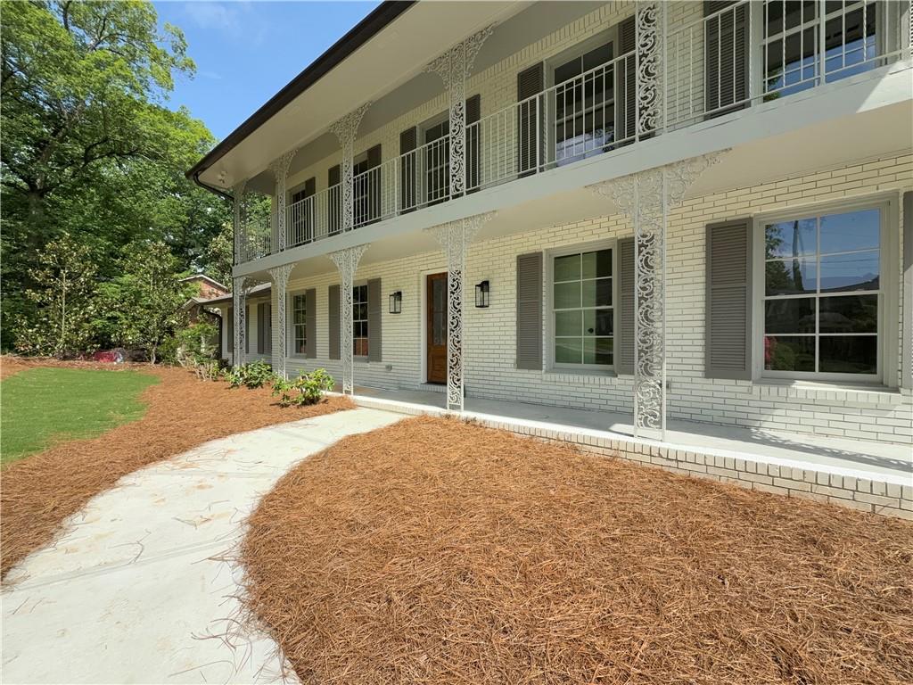 1892 Mercedes Court NE