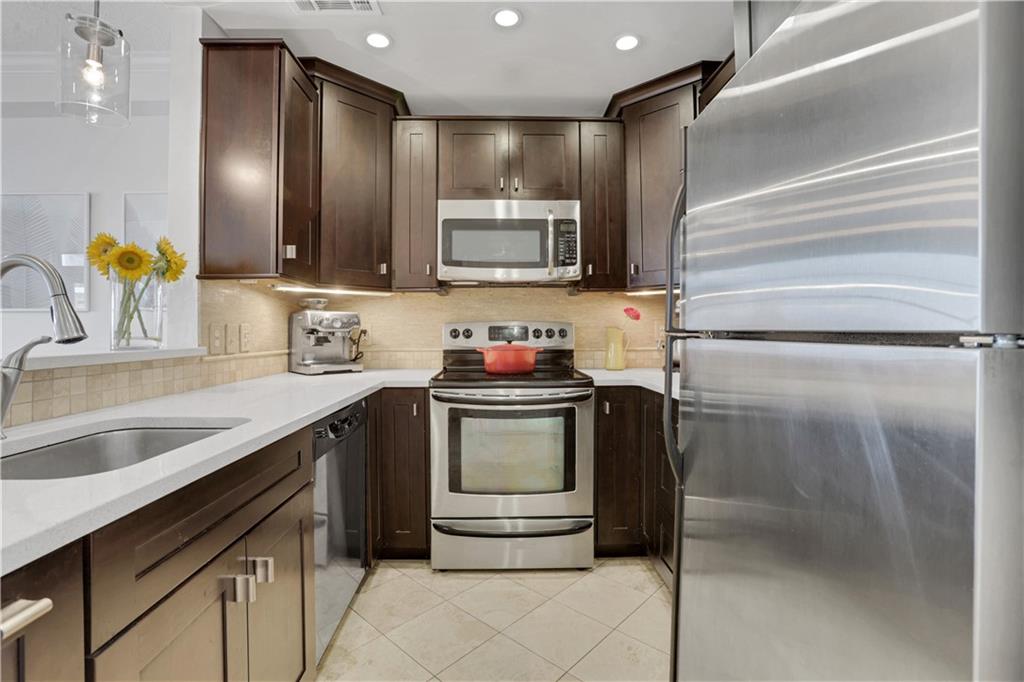 1101 Juniper Street NE 1012