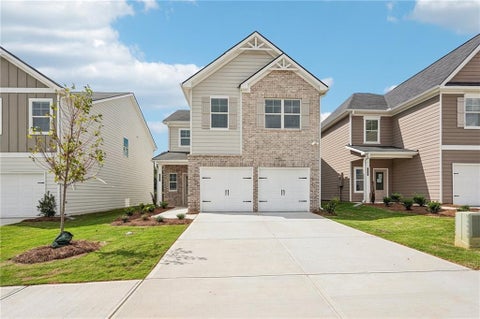 Homes For Sale - 3018 Viewpark Circle<br/> Conyers, GA 30013
