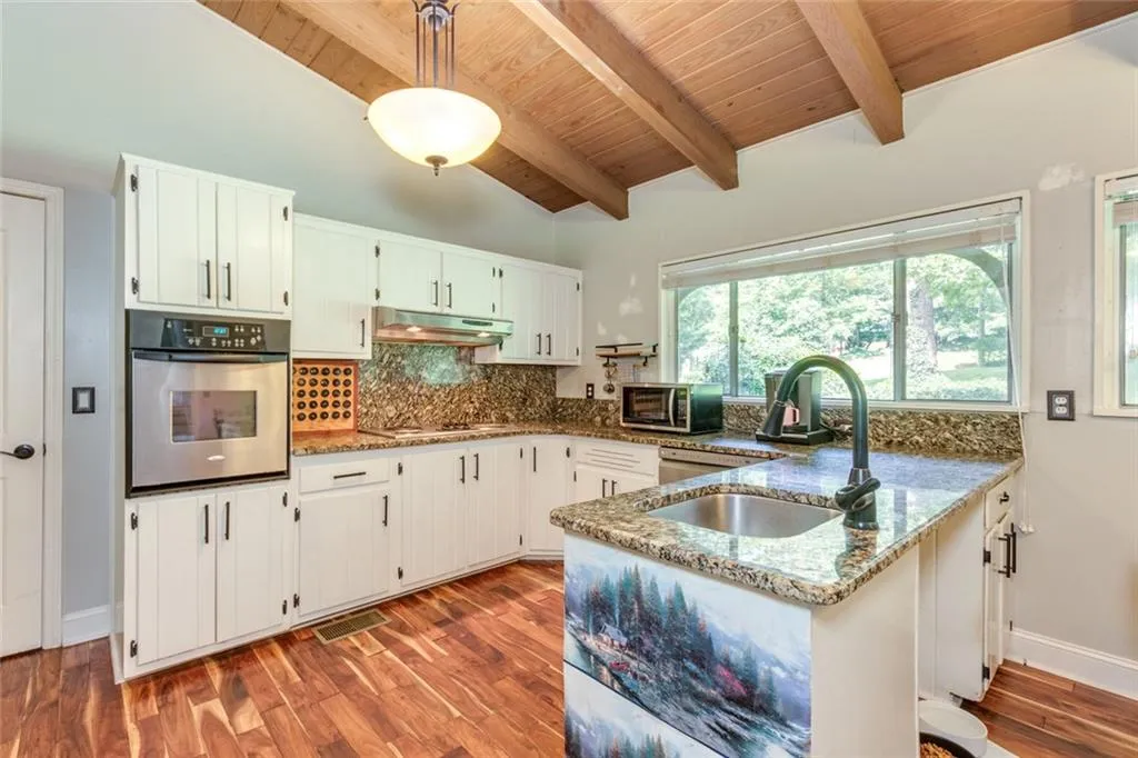 Atlanta, Georgia 30345, United States, 4 Bedrooms Bedrooms, ,2 BathroomsBathrooms,Residential,Active,195636