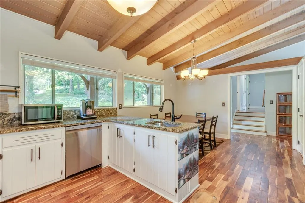 Atlanta, Georgia 30345, United States, 4 Bedrooms Bedrooms, ,2 BathroomsBathrooms,Residential,Active,195636