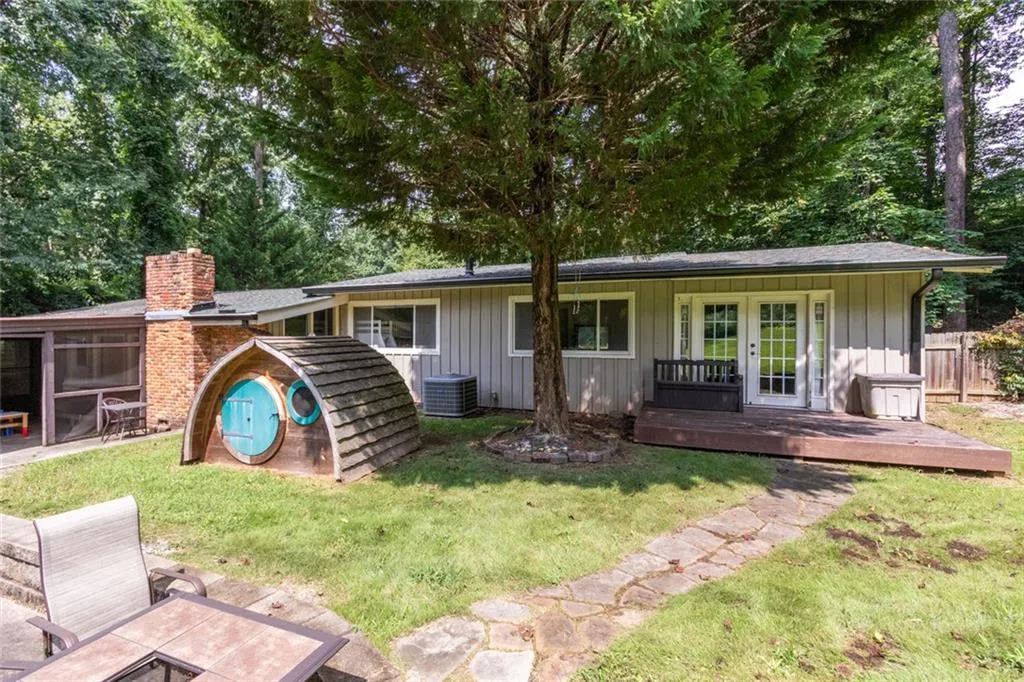 Atlanta, Georgia 30345, United States, 4 Bedrooms Bedrooms, ,2 BathroomsBathrooms,Residential,Active,195636