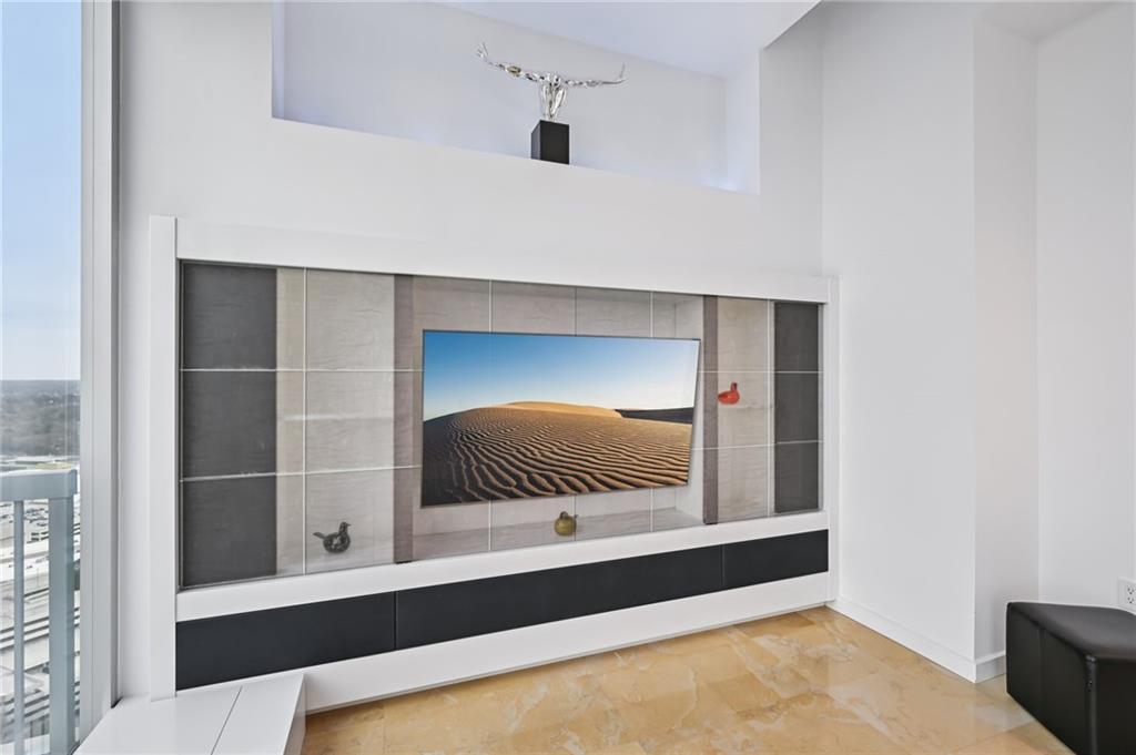 3324 Peachtree Road NE 3015