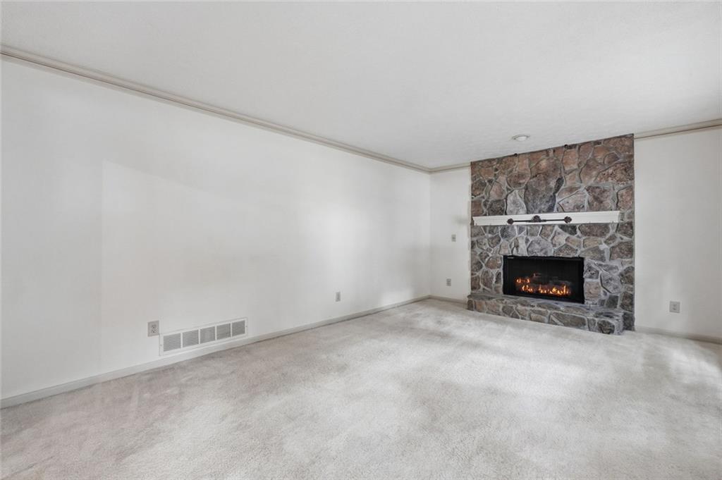 1726 W Point Circle