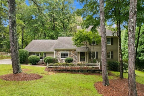 Homes For Sale - 1726 W Point Circle<br/> Cobb County, Marietta, GA 30068