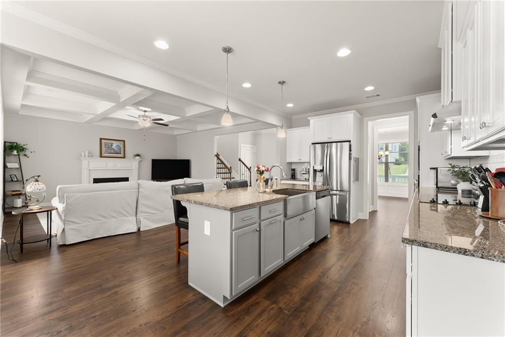 4718 Shady Lake Circle