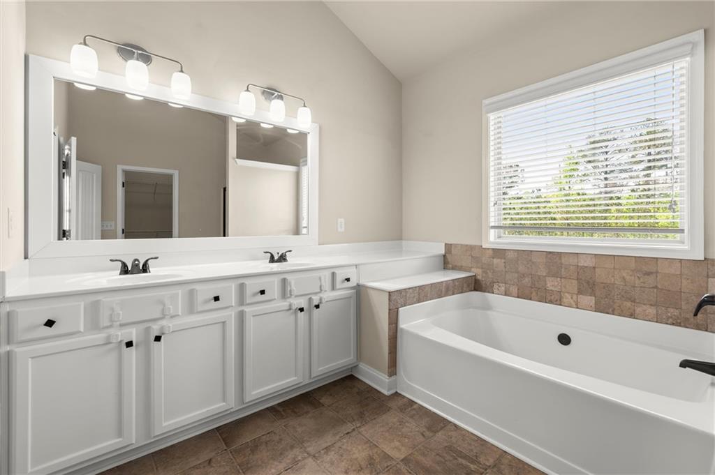 2238 Well Springs Drive, Buford, Georgia image 32