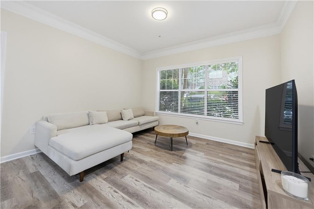 2700 Pine Tree Road NE Unit 2112