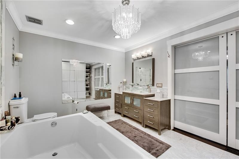 LAKEVIEW AT DUNWOODY SPRINGS - Residential