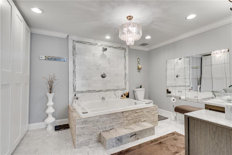 LAKEVIEW AT DUNWOODY SPRINGS - Residential