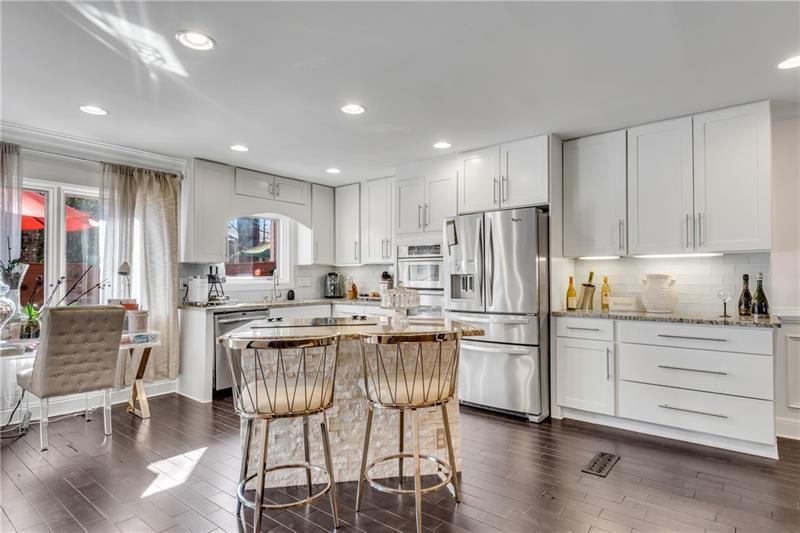 LAKEVIEW AT DUNWOODY SPRINGS - Residential