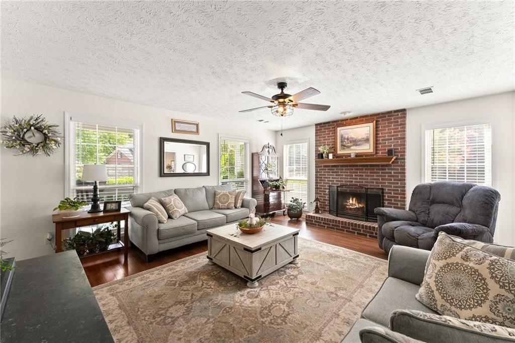 3202 Summit Glen Drive