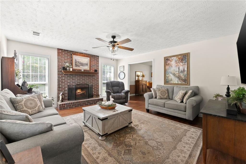 3202 Summit Glen Drive