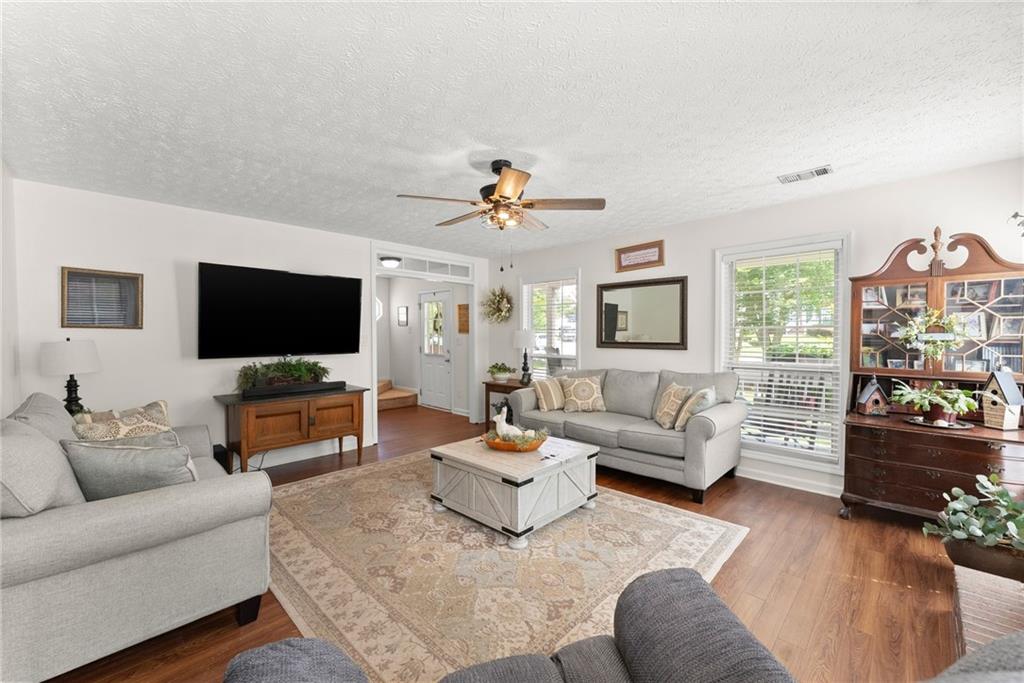 3202 Summit Glen Drive