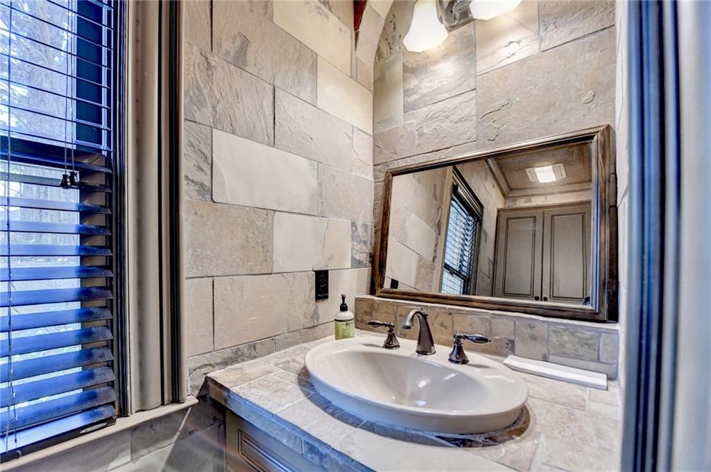 8525 Saint Marlo Fairway Drive Dr, Duluth, Georgia image 26